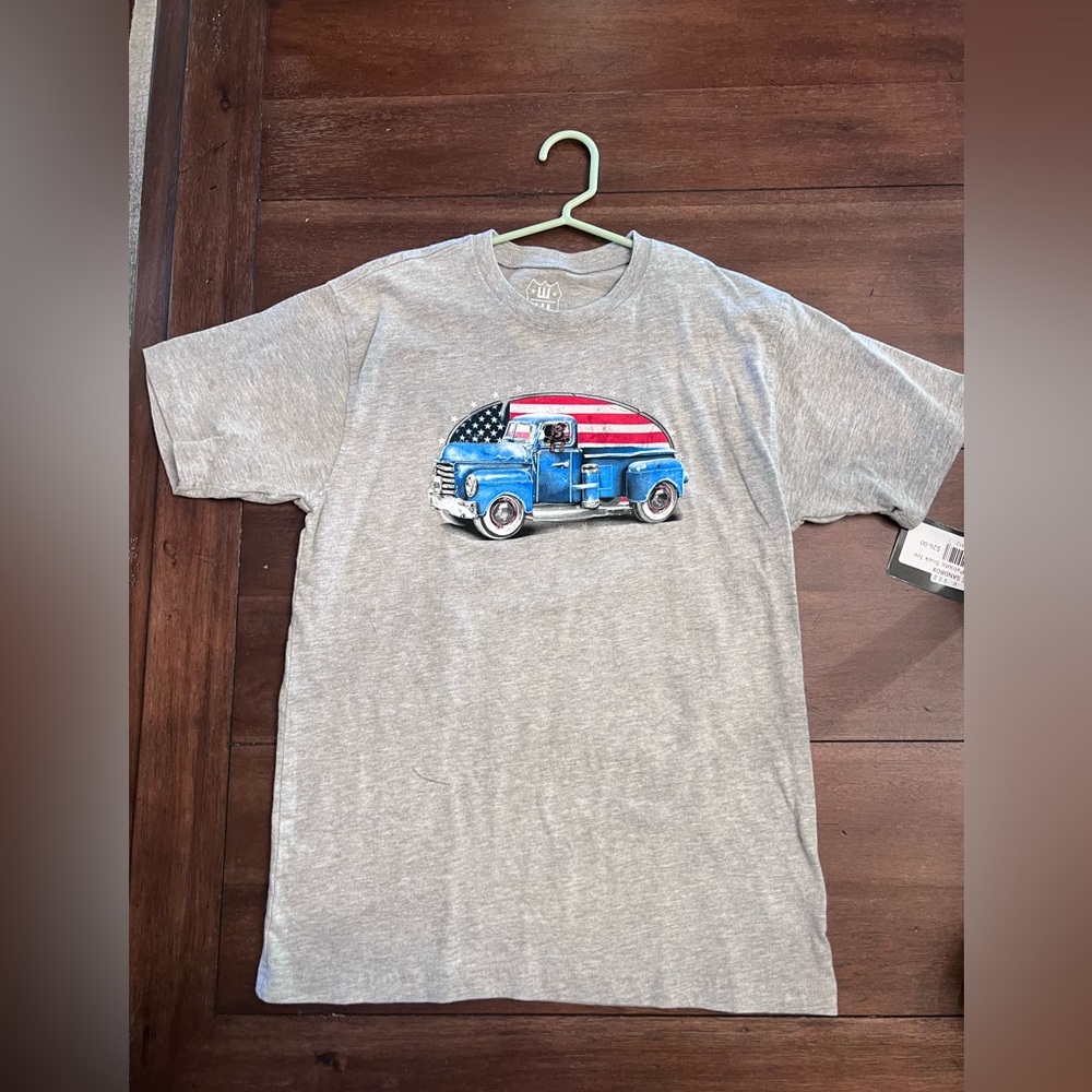 NWT Wes & Willy Patriotic boutique Tee. Youth Large